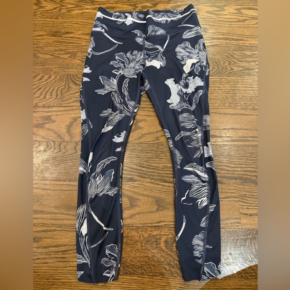 Athleta Floral Sonic Capri Navy Size XXS - Picture 3 of 5